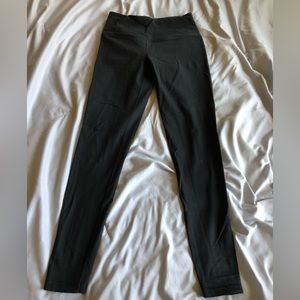 Victoria’s Secret Knockout Black Leggings (Size XS)